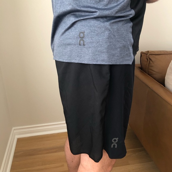 NEW On Running Lightweight Shorts -Black - Picture 5 of 10